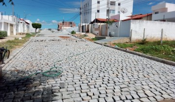 Prefeitura de Patos avan�a com obras de pavimenta��o no Novo Horizonte