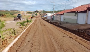 Prefeitura de Patos executa obras de moderniza��o da Avenida Para�ba, no Bairro dos Estados
