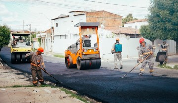 Prefeitura de Patos inicia recapeamento asf�ltico da Rua Felipe Camar�o e alerta para mudan�as no tr�nsito, nesta ter�a (14)