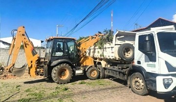 For�a-tarefa da Prefeitura leva limpeza, ilumina��o e coleta a v�rios bairros de Patos