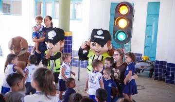 STTRANS promove a��es educativas com crian�as durante a Semana Nacional de Tr�nsito