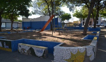 Prefeitura de Patos realiza reparos e pintura em pra�as p�blicas