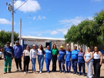 A��o homenageia mulheres catadoras da ASCAP em Patos