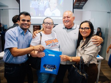 Aposentados e Pensionistas do PatosPrev recebem �culos de grau do Programa Novos Olhares