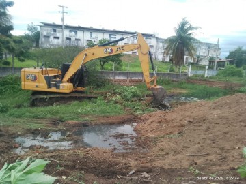 Seinfra executa a��es de infraestrutura em diferentes �reas de Patos