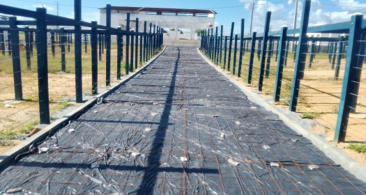 Obras da nova Feira do Gado de Patos recebe implanta��o do sistema hidr�ulico, prote��o de rampas e in�cio do piso