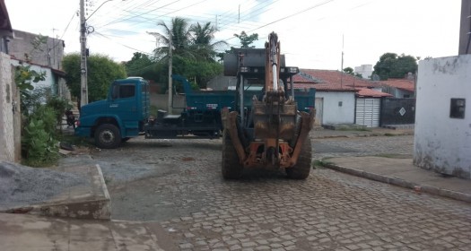 Patos realiza a��es de limpeza e manuten��o da ilumina��o em diversos bairros
