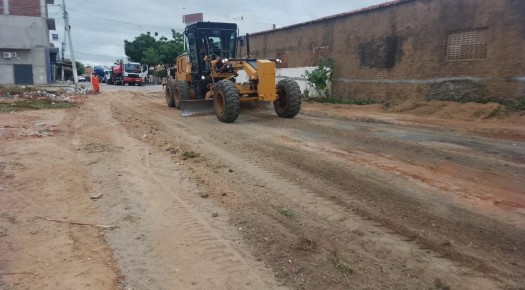 Prefeitura de Patos inicia obras de pavimenta��o asf�ltica em diversos bairros da cidade