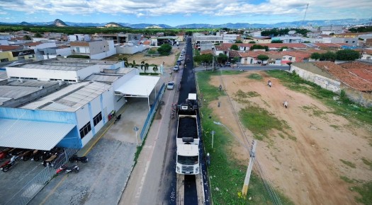 Recapeamento asf�ltico chega � Zona Sul de Patos com avan�o das obras em mais de 30 ruas