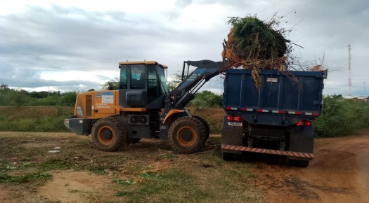 Prefeitura de Patos realiza retirada de entulhos, manuten��o de ilumina��o e melhorias urbanas