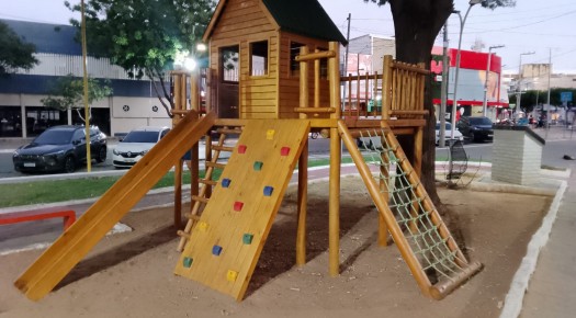 Prefeitura amplia manuten��o de pra�as e canteiros em Patos