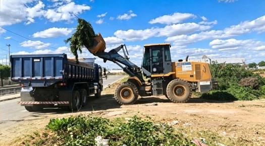 Prefeitura realiza limpeza, ilumina��o e manuten��o em diversos bairros de Patos