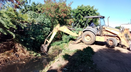 Servi�os de limpeza, ilumina��o e manuten��o s�o realizados em diferentes pontos de Patos