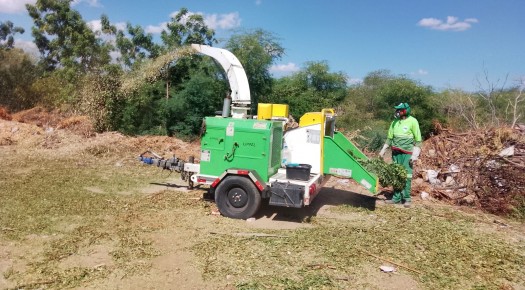 Limpeza urbana atende diferentes pontos de Patos nesta ter�a-feira (8)