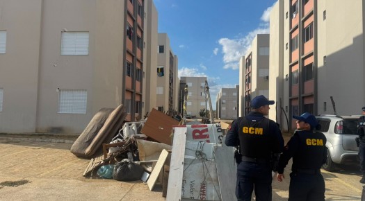 SEMADS realiza a��o contra ac�mulo de entulhos em Patos com apoio da Guarda Municipal