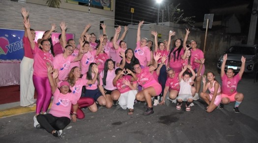 Prefeitura de Patos e Casa de Apoio Amigas Viva a Vida realizam aul�o de dan�a e sa�de no Outubro Rosa