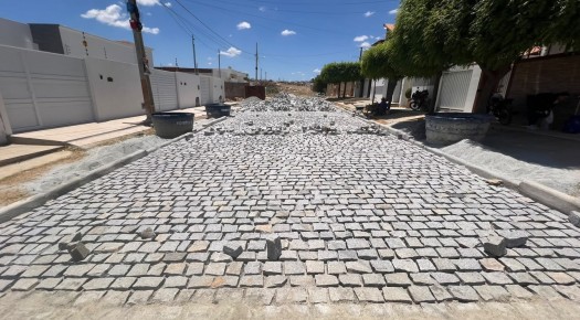 Prefeitura de Patos avan�a com programa de pavimenta��o em paralelep�pedo em bairros da cidade