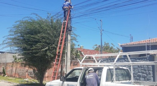 Prefeitura de Patos realiza servi�os de ilumina��o p�blica e manuten��o em v�rios bairros