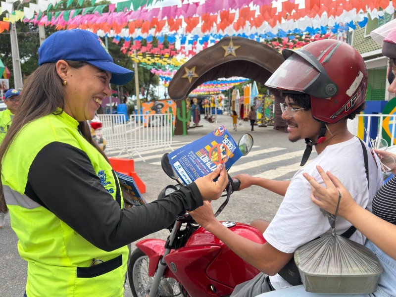 STTRANS intensifica a��es educativas para o per�odo junino com blitz de conscientiza��o em Patos