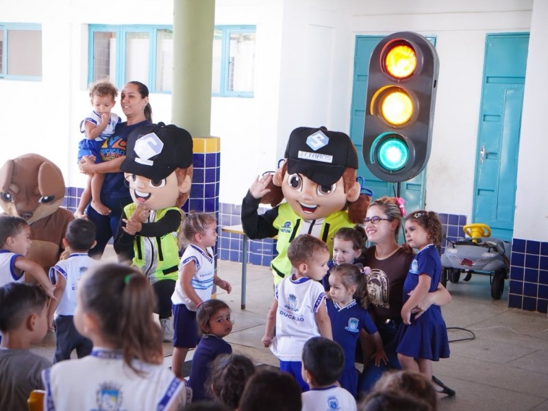 STTRANS promove a��es educativas com crian�as durante a Semana Nacional de Tr�nsito